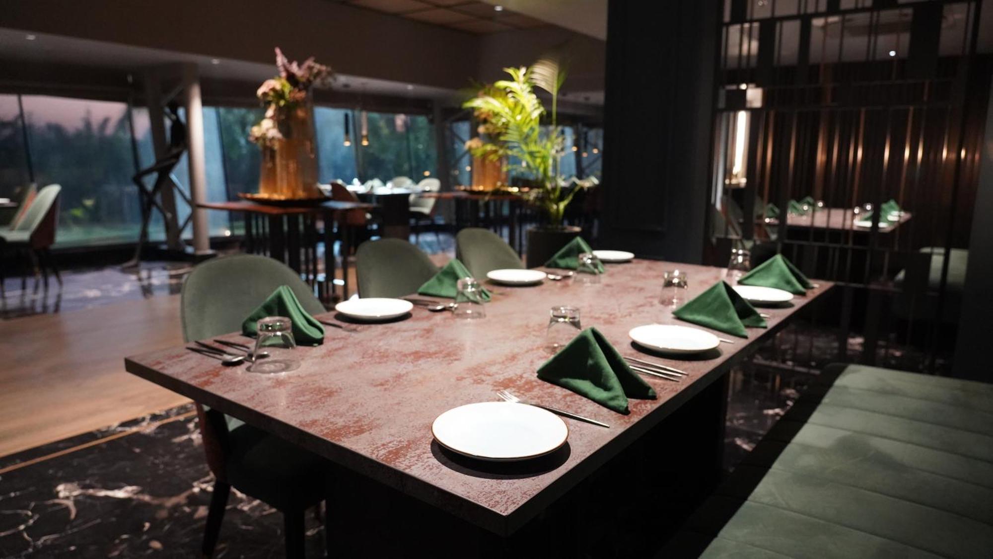 Seasons Rajkot Hotel Ngoại thất bức ảnh