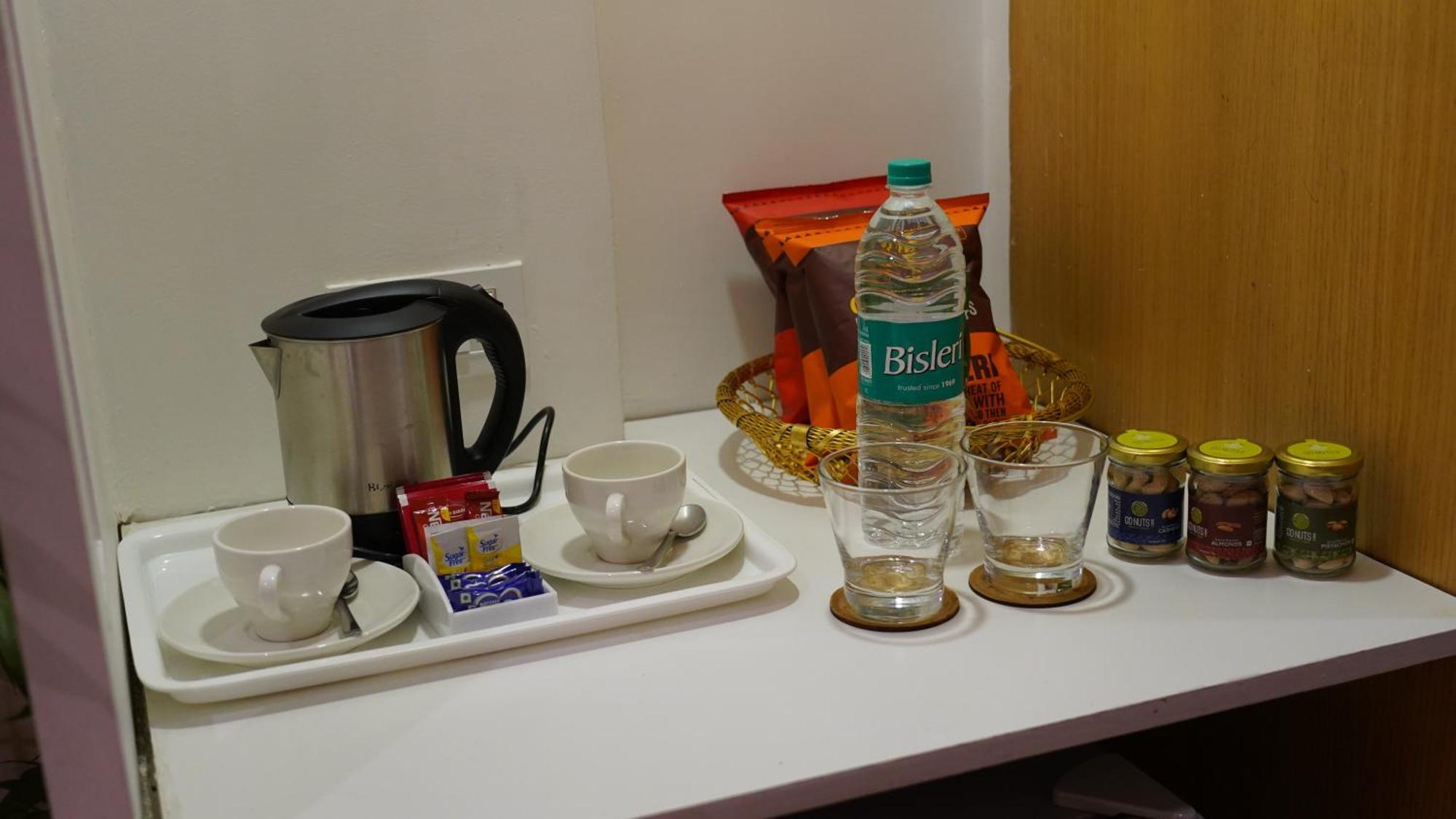 Seasons Rajkot Hotel Ngoại thất bức ảnh