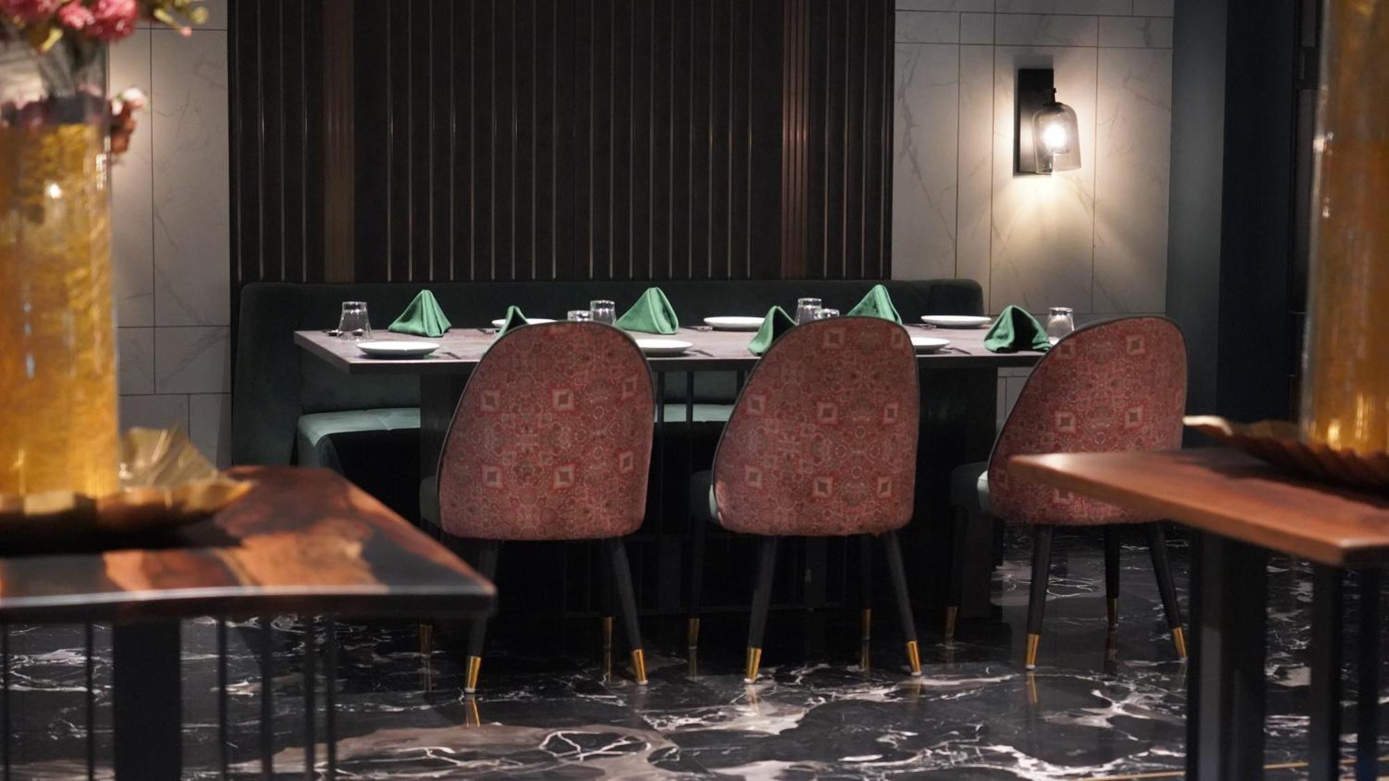 Seasons Rajkot Hotel Ngoại thất bức ảnh