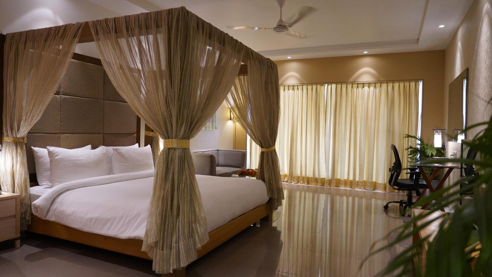 Seasons Rajkot Hotel Ngoại thất bức ảnh