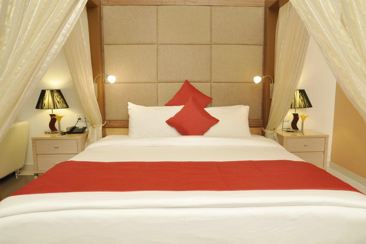Seasons Rajkot Hotel Ngoại thất bức ảnh