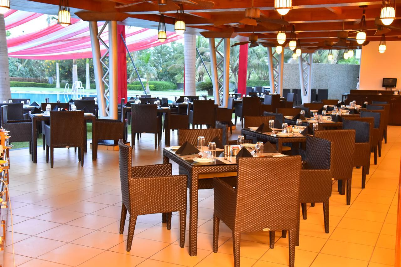 Seasons Rajkot Hotel Ngoại thất bức ảnh