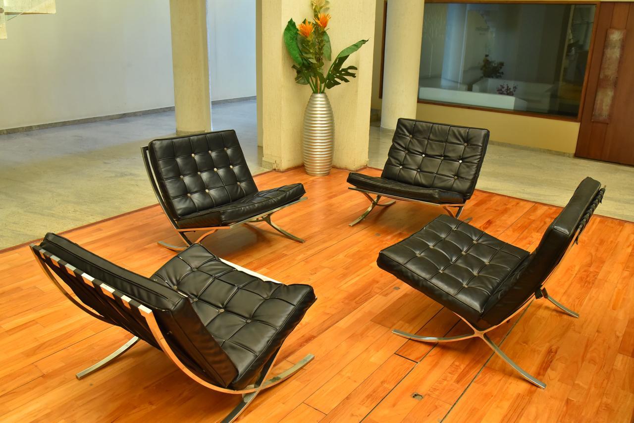Seasons Rajkot Hotel Ngoại thất bức ảnh
