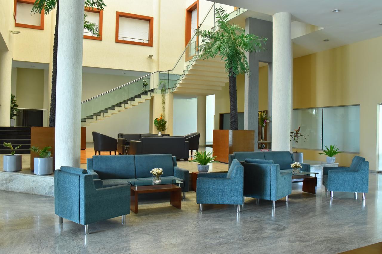 Seasons Rajkot Hotel Ngoại thất bức ảnh