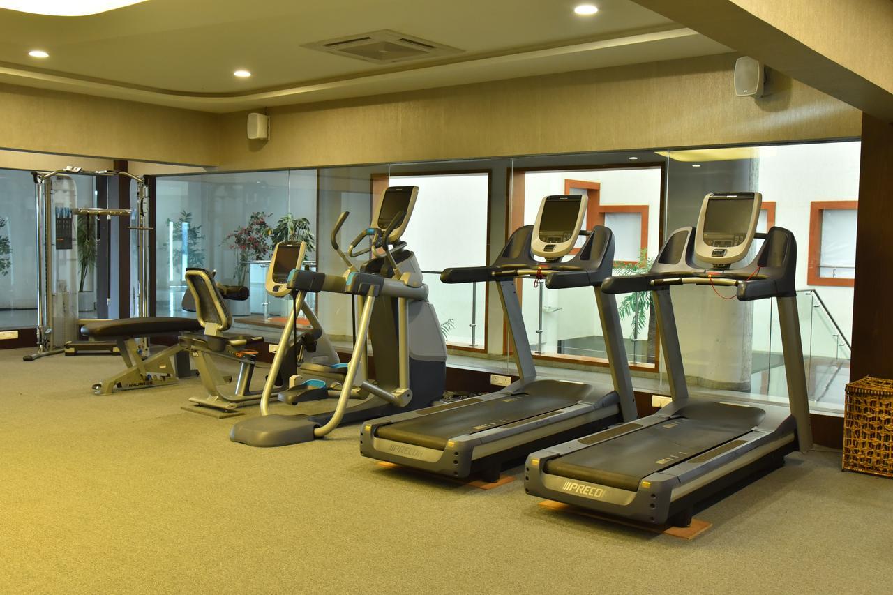 Seasons Rajkot Hotel Ngoại thất bức ảnh