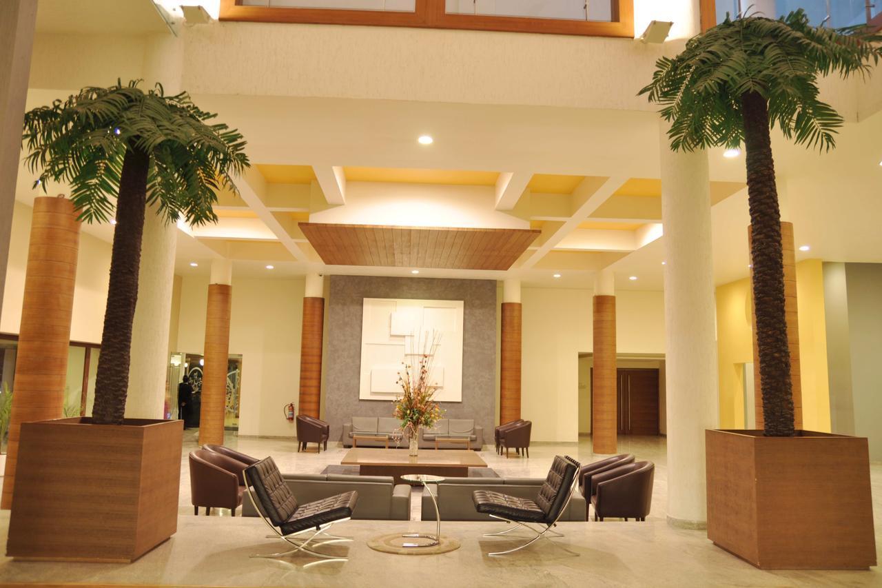 Seasons Rajkot Hotel Ngoại thất bức ảnh